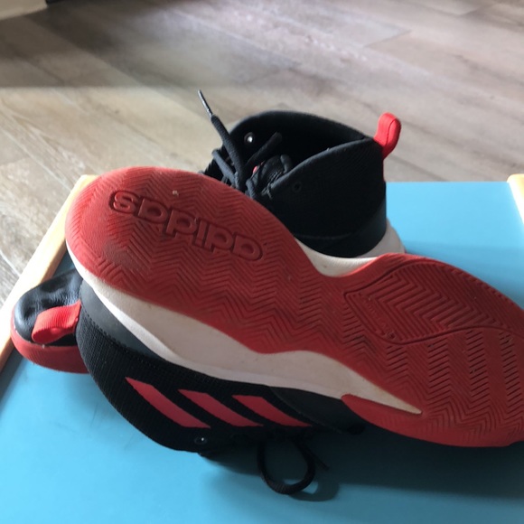 Adidas - Picture 2 of 5